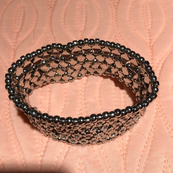 Silvertone rhinestone stretch bracelet - Picture 5 of 5